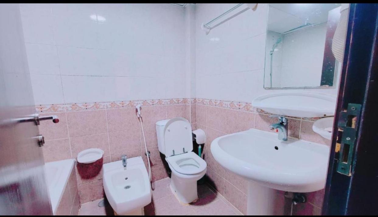 Dxb Hostel Near Adcb Metro Station 두바이 외부 사진